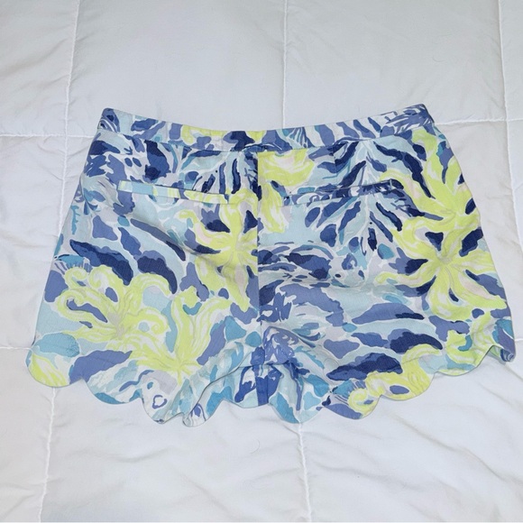 🎉HP🎉 Lilly Pulitzer Magnolia Shorts in Blue and Yellow Floral Size 4 - Picture 2 of 4